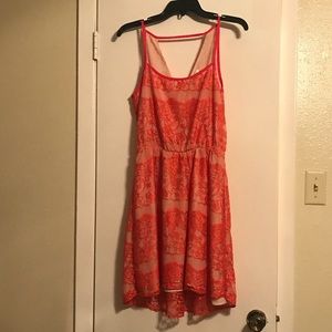 Cute and flattering lacey dress